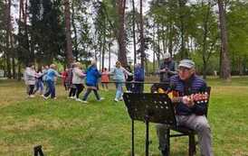ognisko przy gitarze