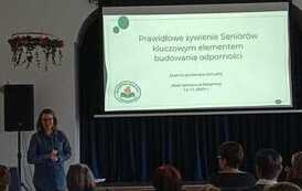 seniorzy podczas wykładu