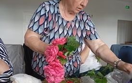 seniorzy podczas warsztat&oacute;w